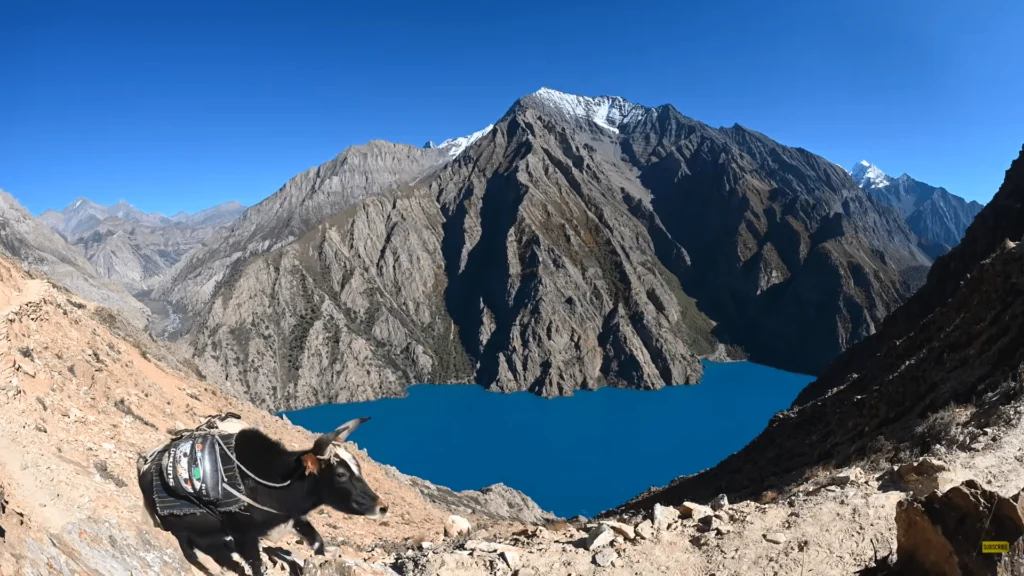 Phoksundo lake 