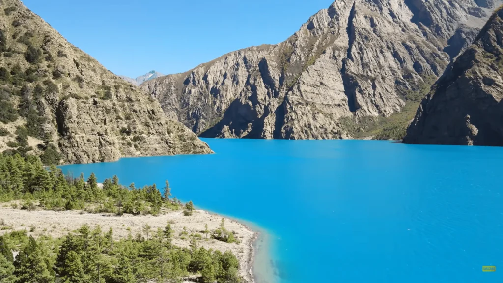 Phoksundo lake 